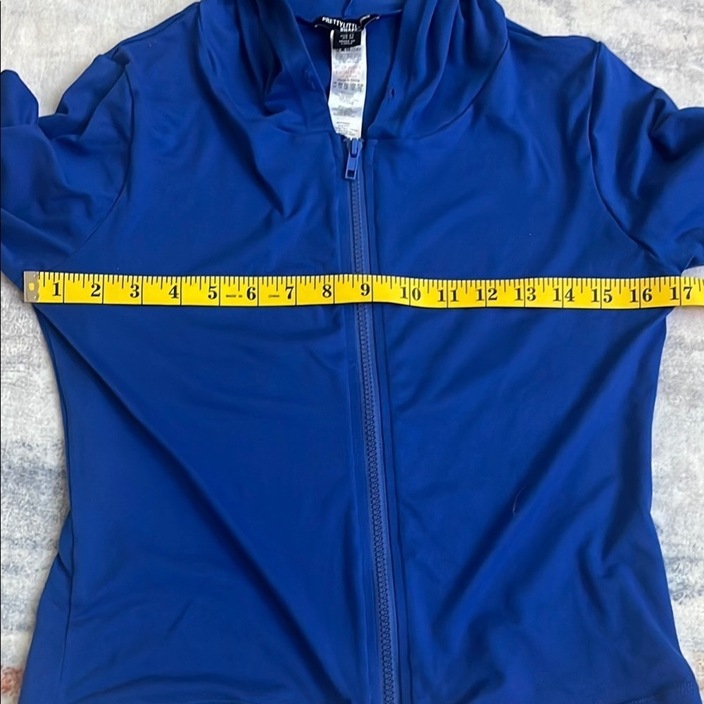 (168)PrettyLittleThing Blue Fitted Zippered Hoodie - Picture 4 of 4